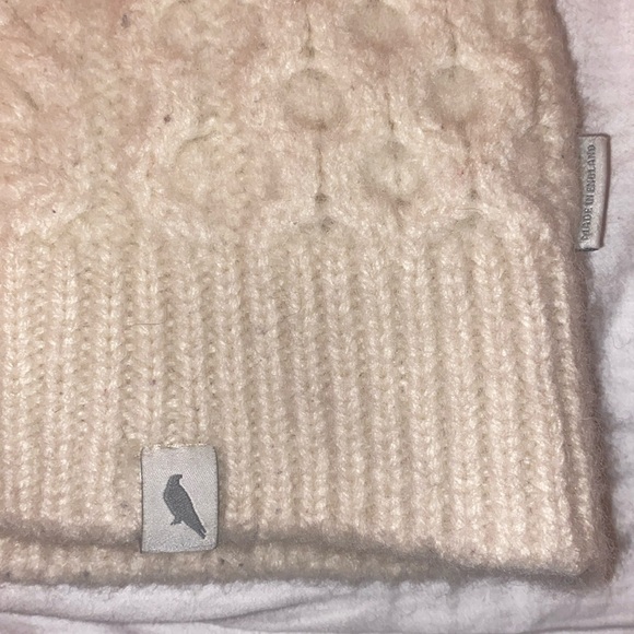 Peregrine 100% Wool Sweater - Picture 3 of 3